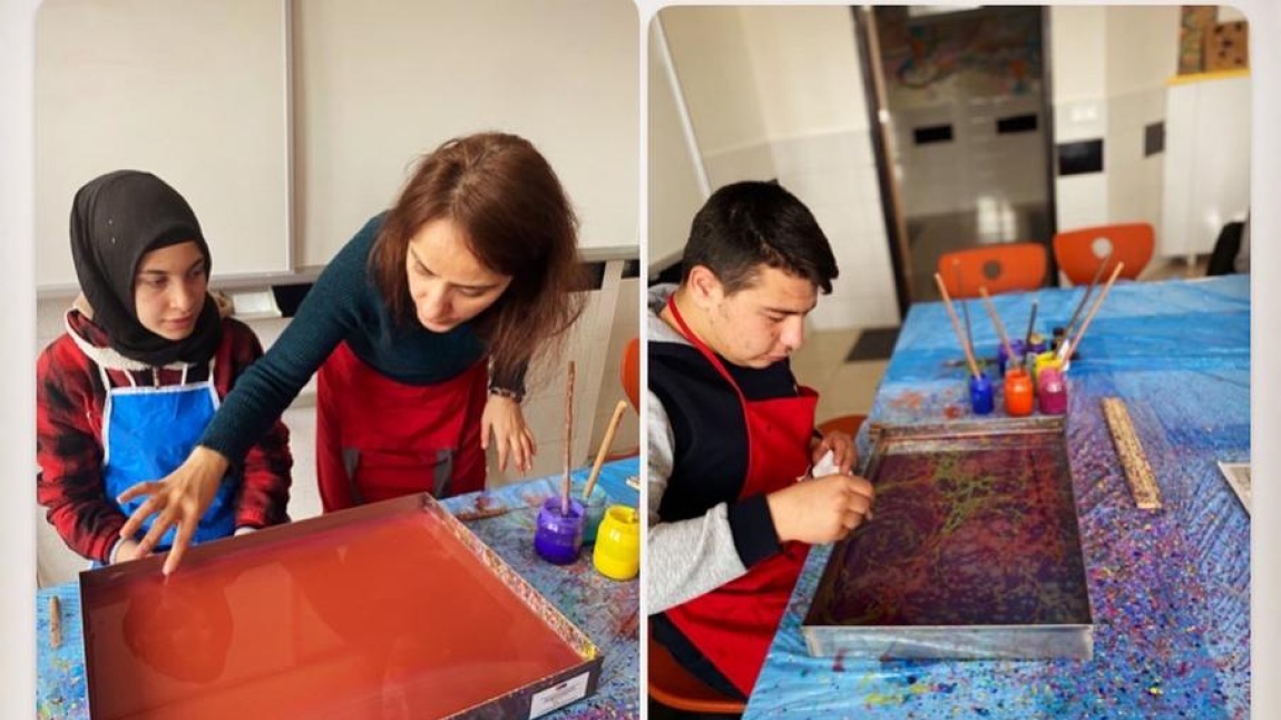 ODAP Projesi kapsamında öğrencilerimize Ebru sanatı öğretilmektedir.